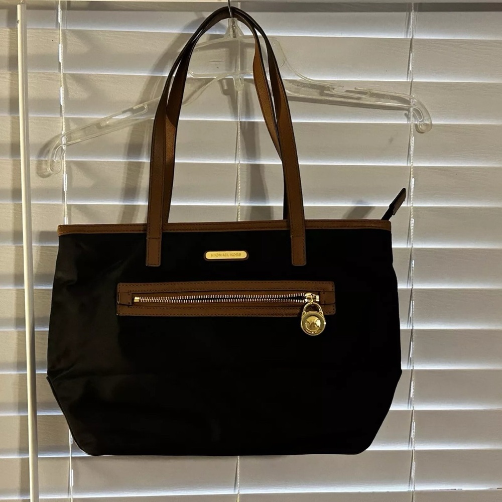 Michael Kors Kempton Shoulder Bag Purse